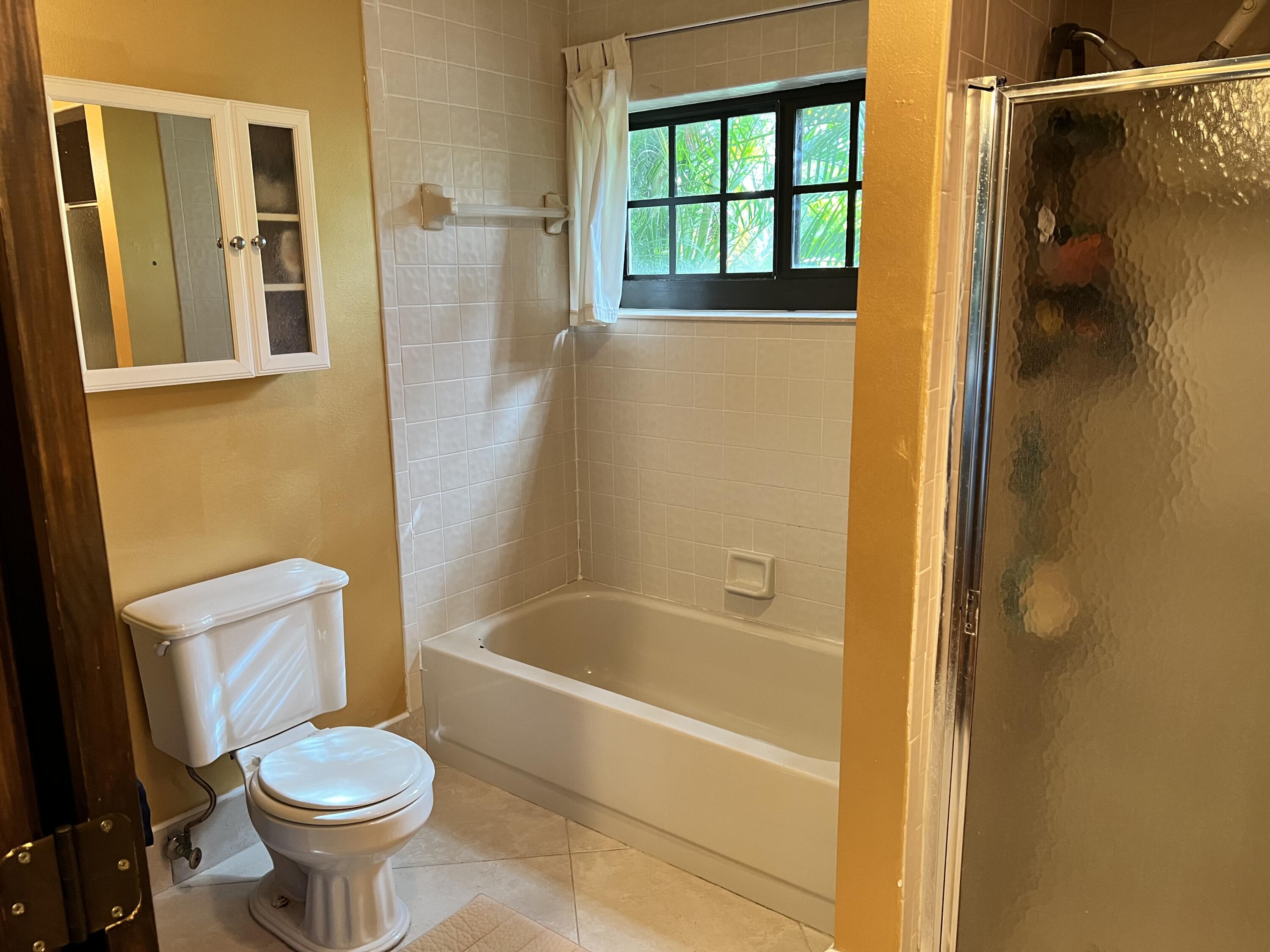 20897 Boca Ridge Drive South Boca Raton, FL 33428 - Photo 10 of 23 DD3CA63A-CE6D-4377-AB95-FD8EF17F10D9