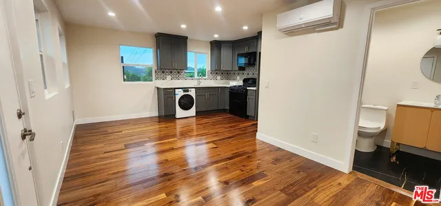 $3,600 | 3015 1/2 Future Place, Los Angeles, CA 90065