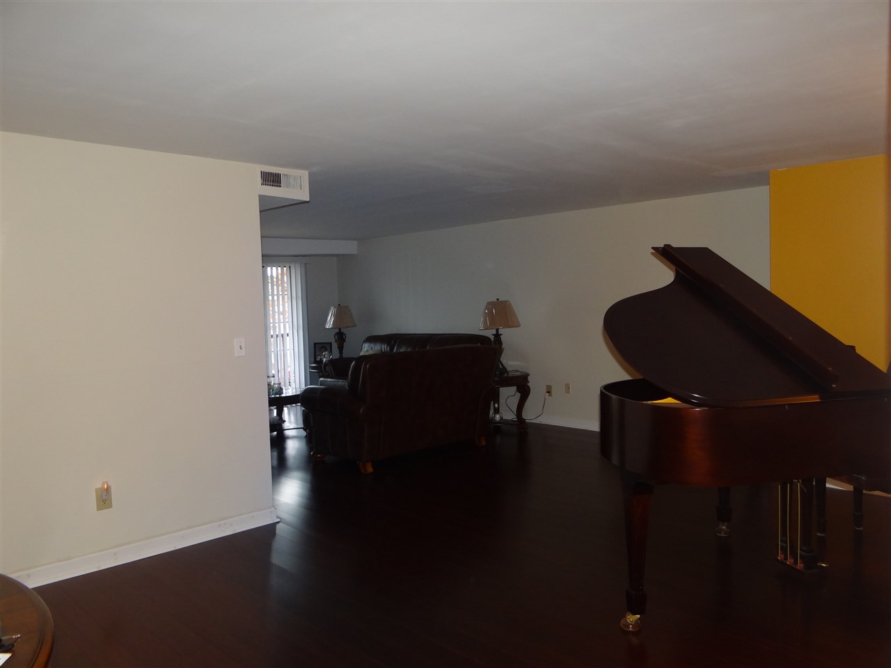 220 Cannongate III Road Nashua, NH 03063 - Photo 3 of 15 Gallery Image 3