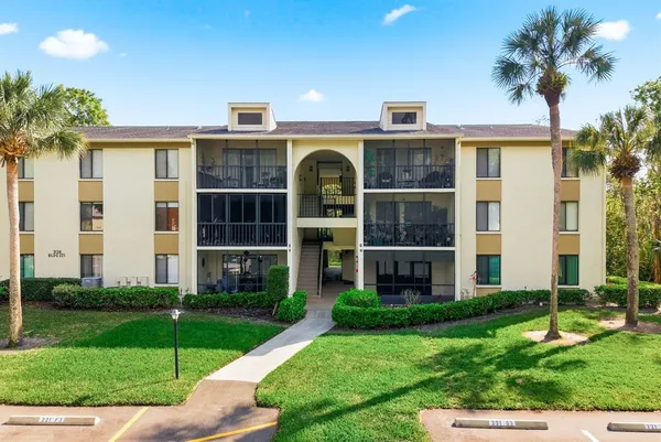 $200,000 | 3134 Lake Pine Way, Unit H1, Tarpon Springs, FL 34688
