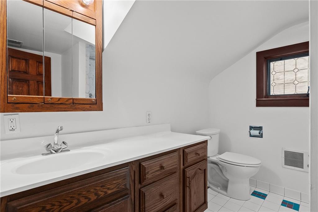 810 Collier Street Carnegie, PA 15106 - Photo 23 of 34