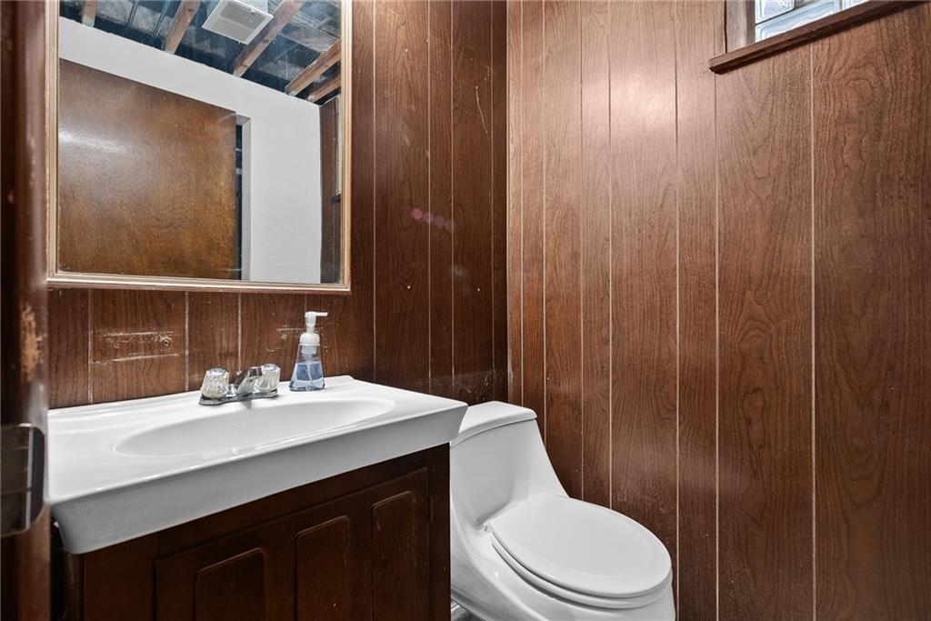 810 Collier Street Carnegie, PA 15106 - Photo 27 of 34