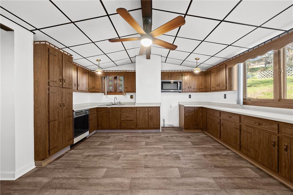 810 Collier Street Carnegie, PA 15106 - Photo 8 of 34