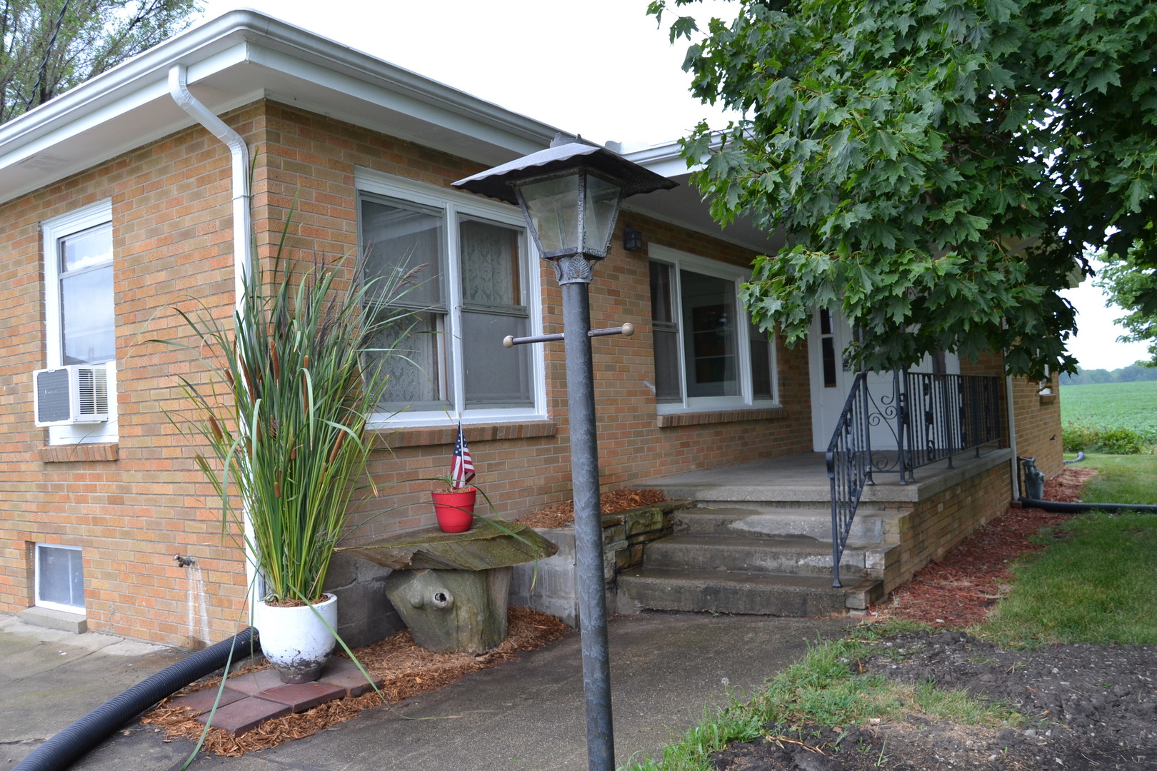 2038 North 31st Road Ottawa, IL 61350 - Photo 1 of 34