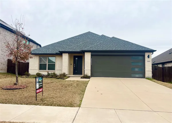 a house view with a outdoor space