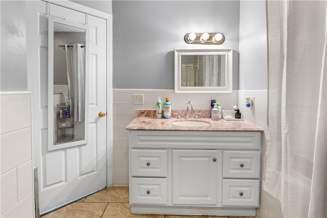 42 Burnside Street Providence, RI 02905 - Photo 12 of 17