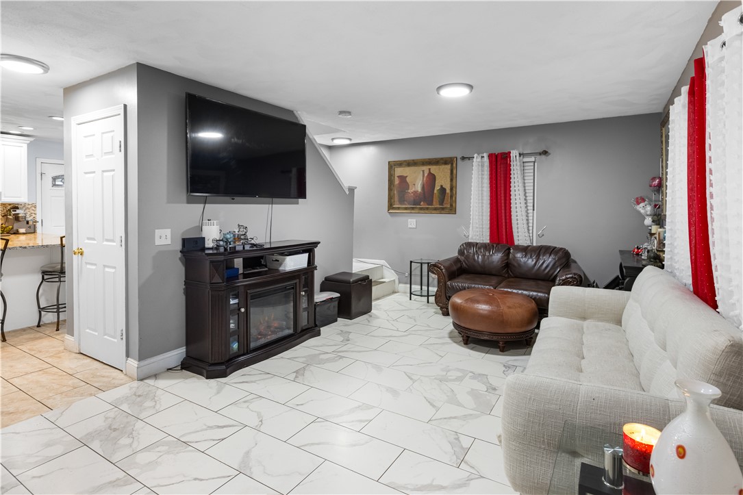 42 Burnside Street Providence, RI 02905 - Photo 4 of 17