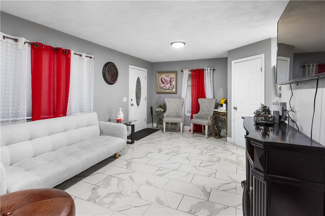 42 Burnside Street Providence, RI 02905 - Photo 5 of 17