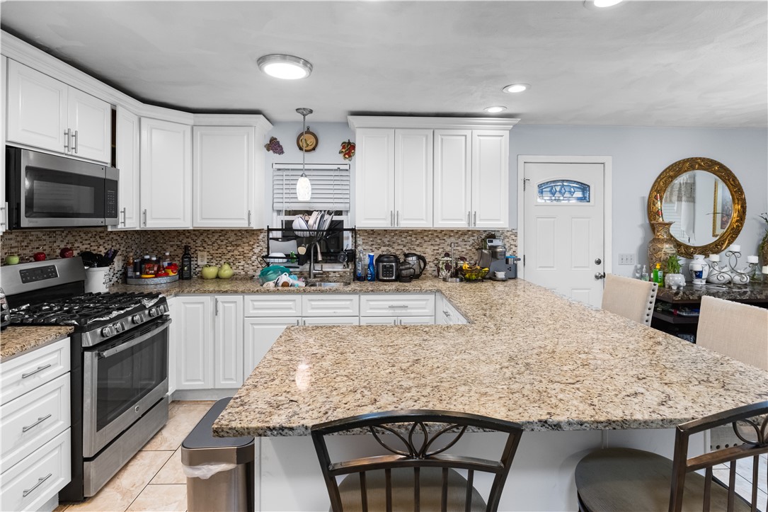 42 Burnside Street Providence, RI 02905 - Photo 7 of 17