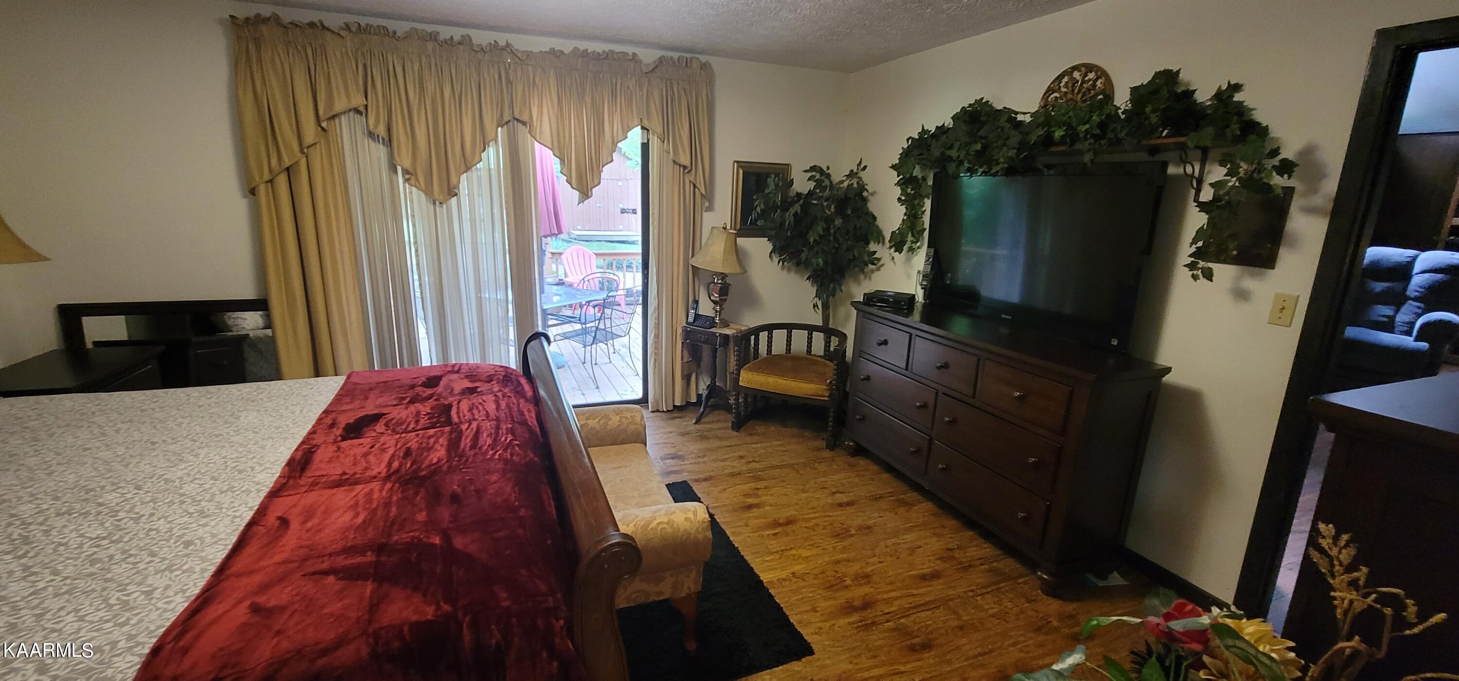 5936 Lanier Road Maryville, TN 37801 - Photo 15 of 40 Main bedroom