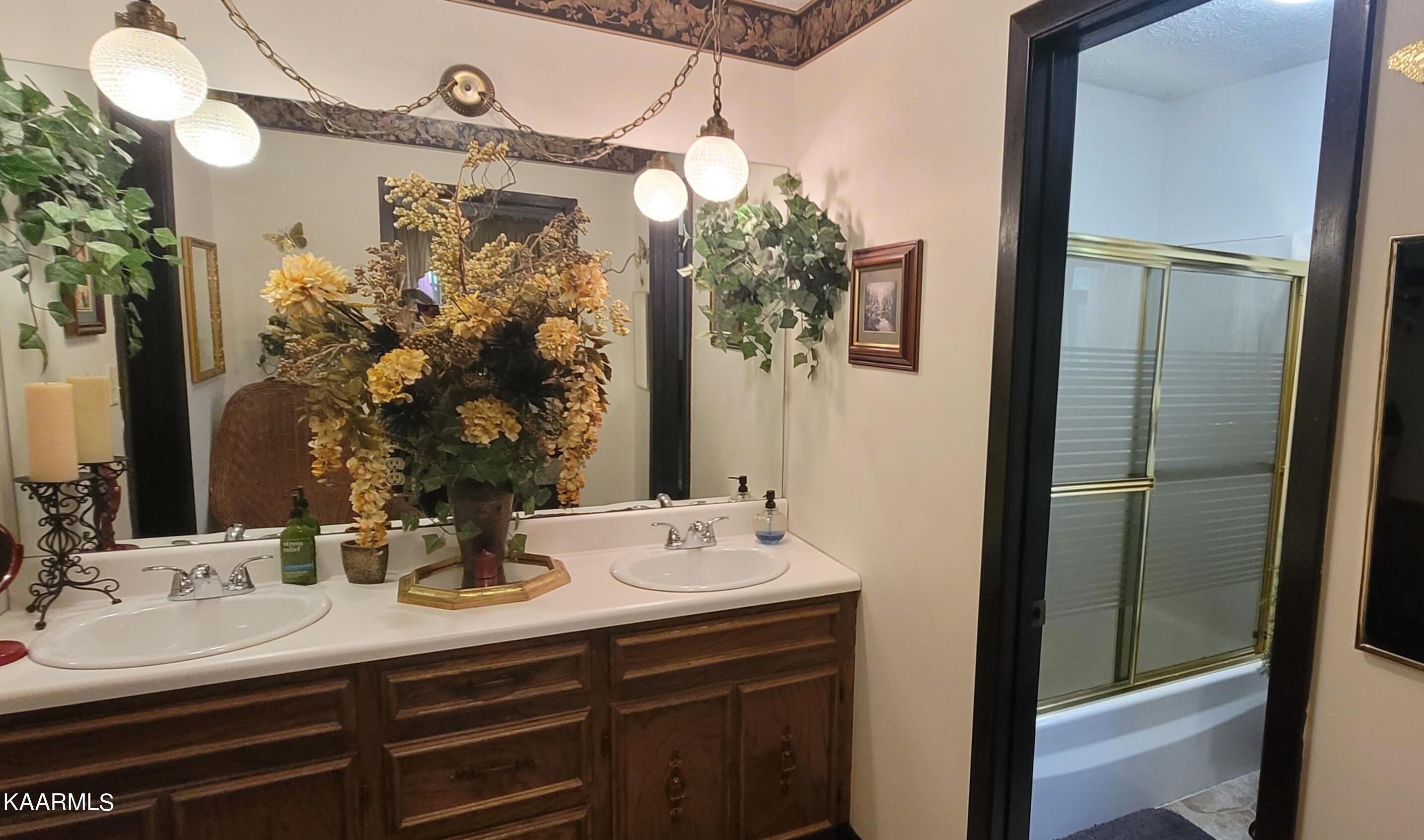 5936 Lanier Road Maryville, TN 37801 - Photo 17 of 40 Main bath