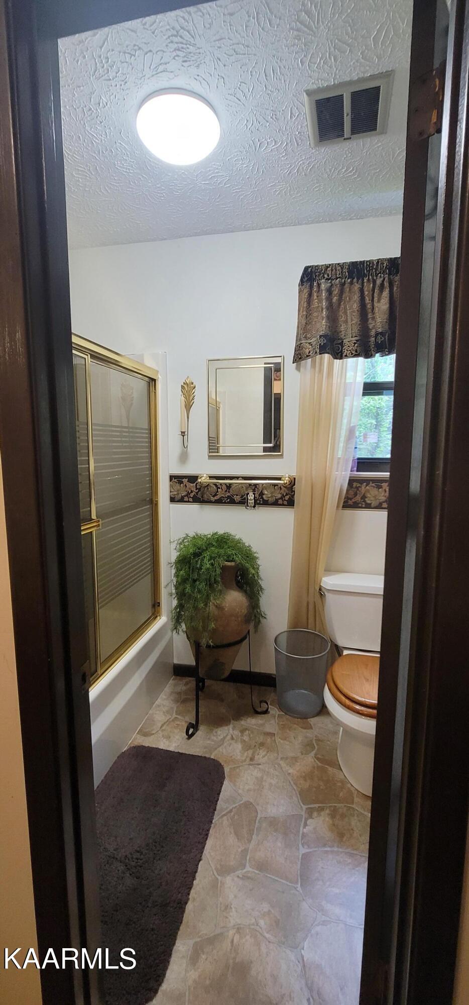 5936 Lanier Road Maryville, TN 37801 - Photo 18 of 40 Main bath