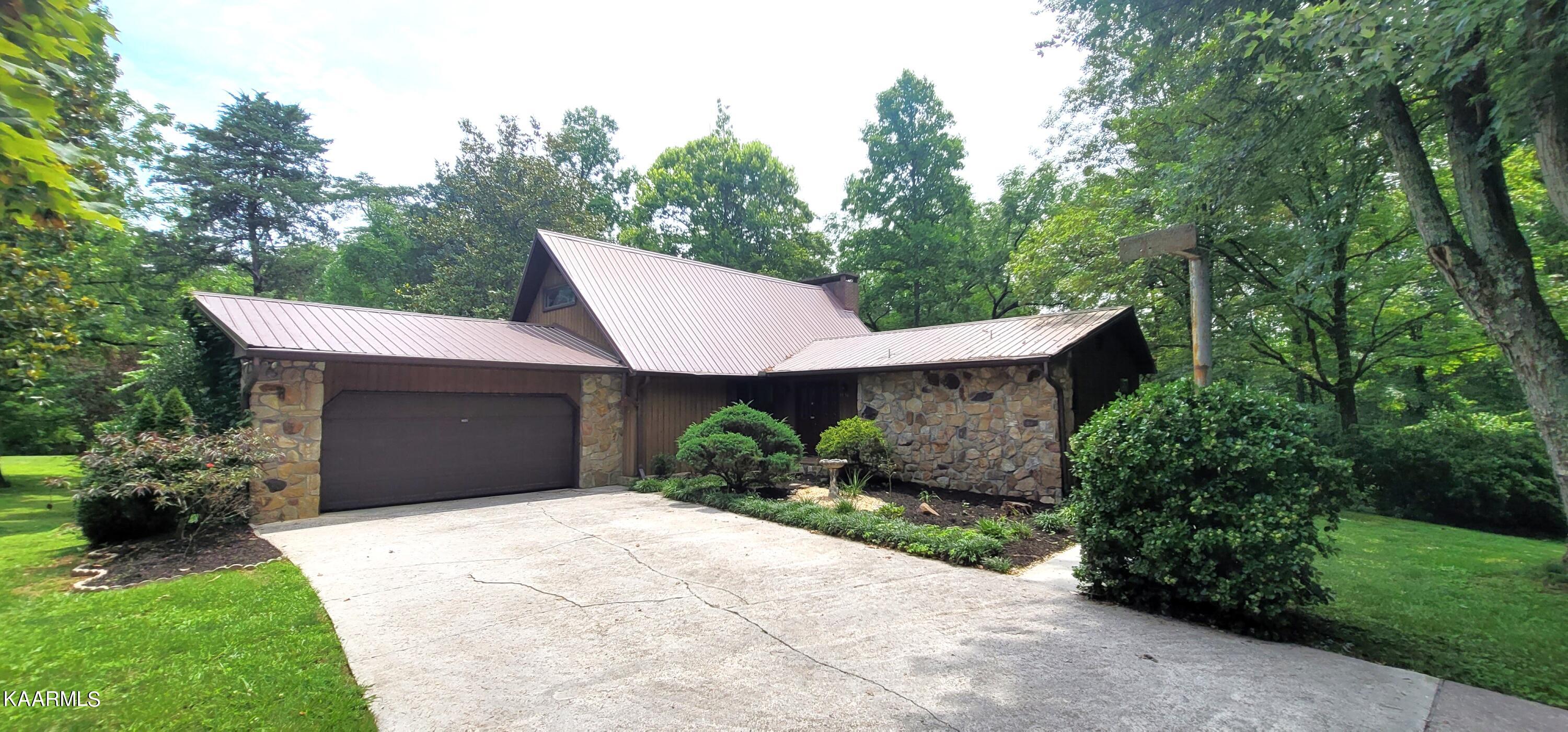 5936 Lanier Road Maryville, TN 37801 - Photo 36 of 40 Paved drive