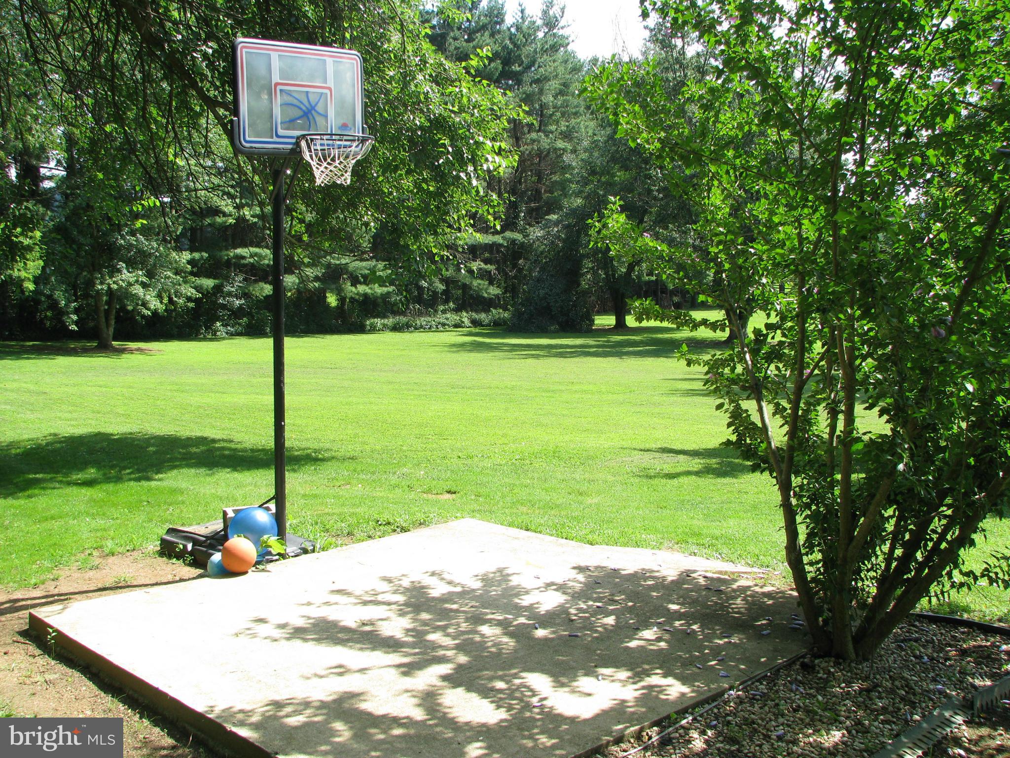 1953 Bachmans Valley Road Manchester, MD 21102 - Photo 12 of 23 basketball Pad concrete