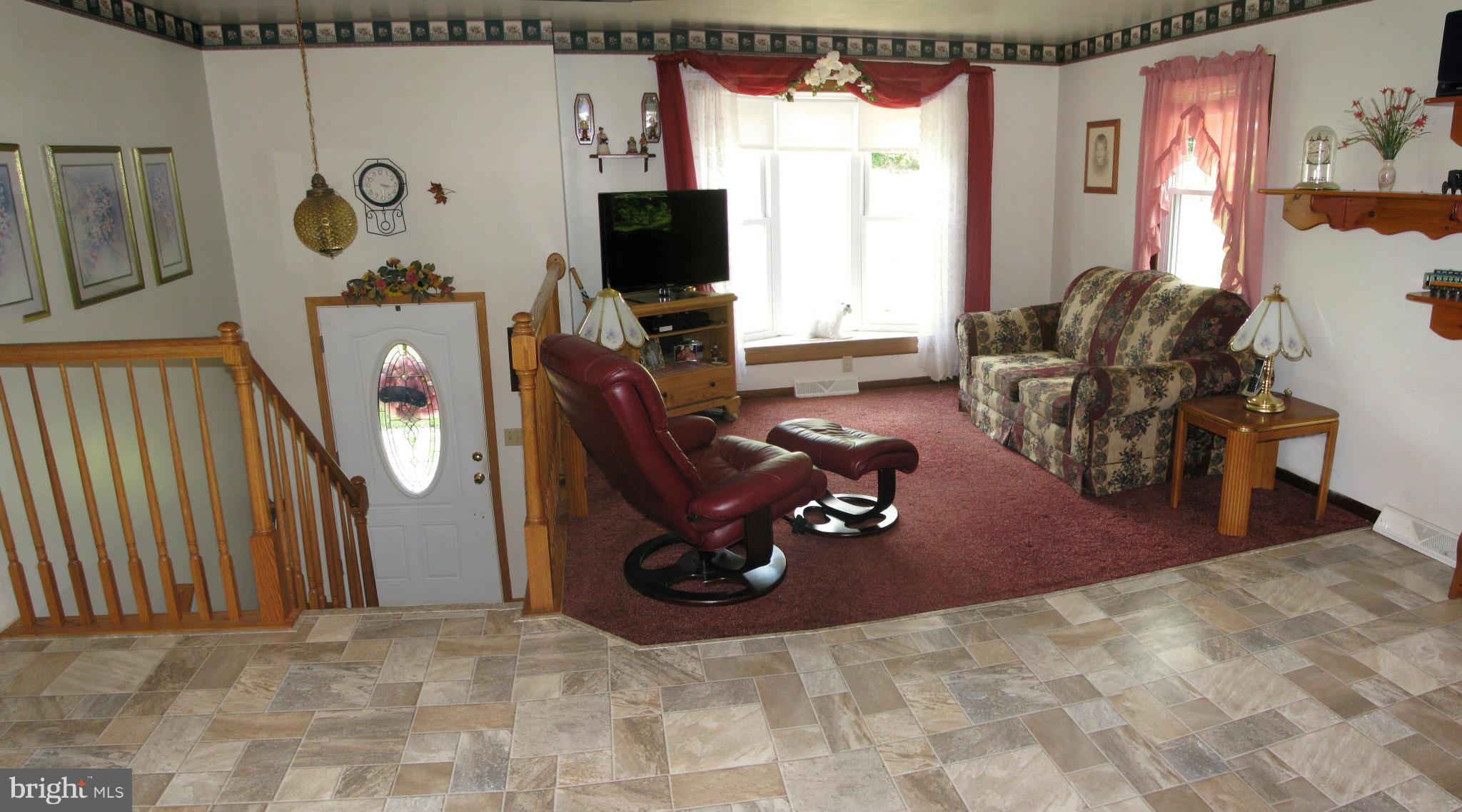 1953 Bachmans Valley Road Manchester, MD 21102 - Photo 4 of 23 Living Room