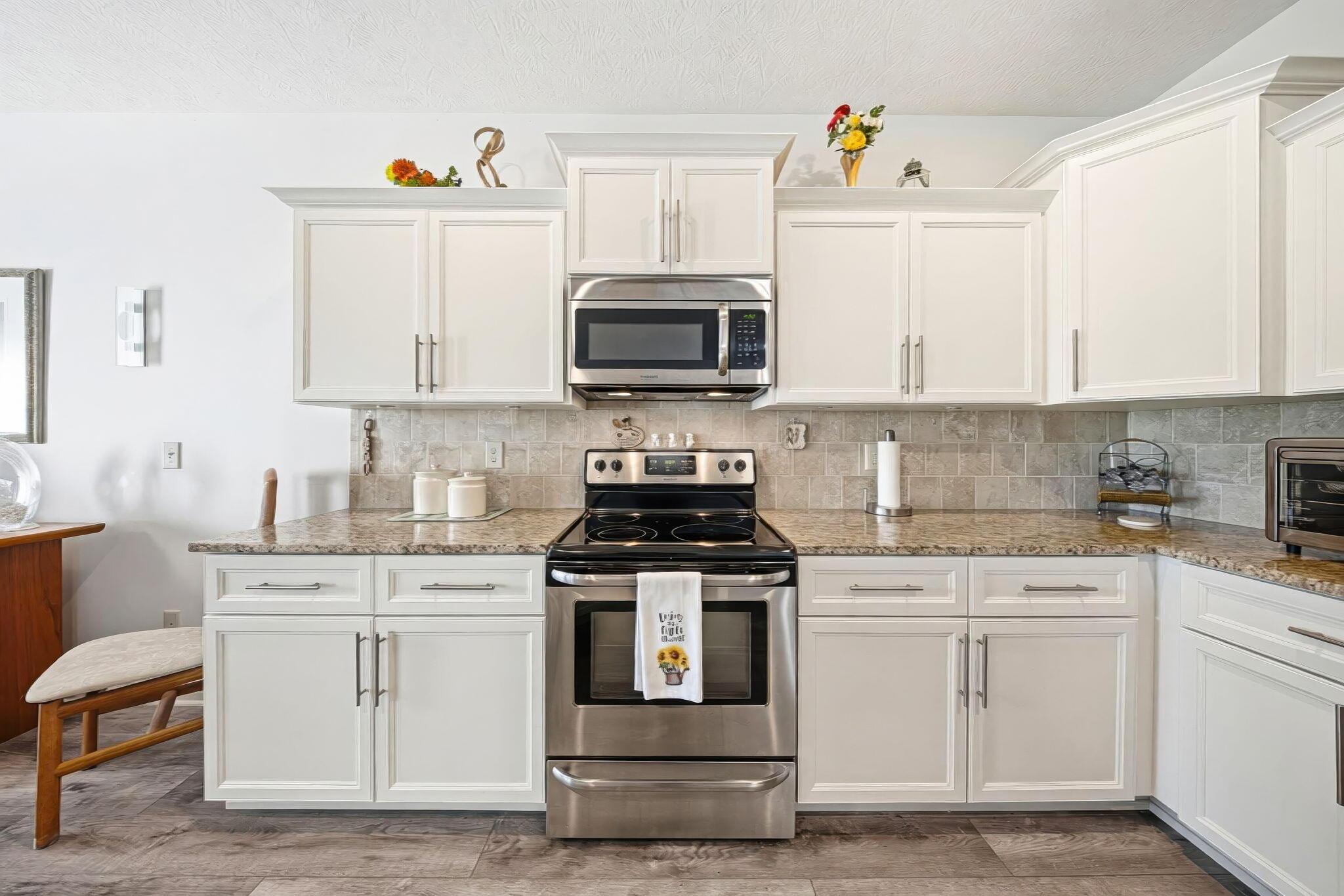 6183 Ray's Way, Unit 25 Hilliard, OH 43026 - Photo 20 of 88 Kitchen