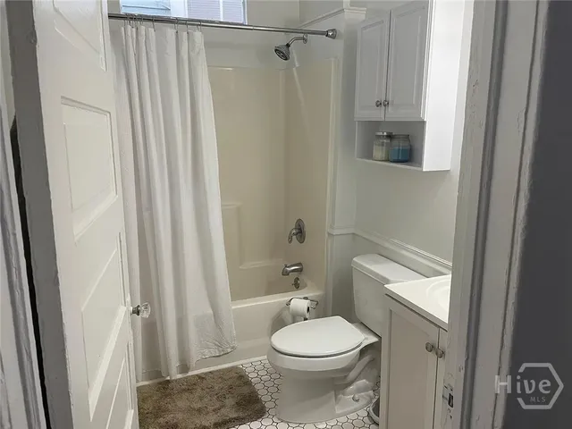 $1,875 | 2206 Barnard Street, Unit 1, Savannah, GA 31401