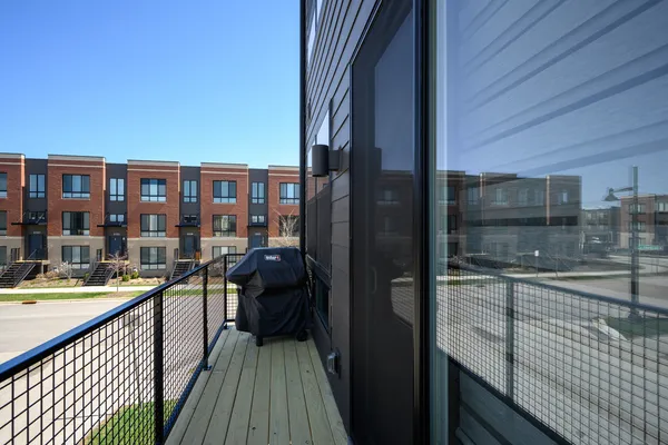 $659,000 | 1210 Lakepointe Drive, Schaumburg, IL 60173