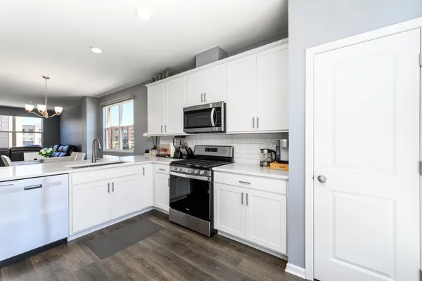 $659,000 | 1210 Lakepointe Drive, Schaumburg, IL 60173