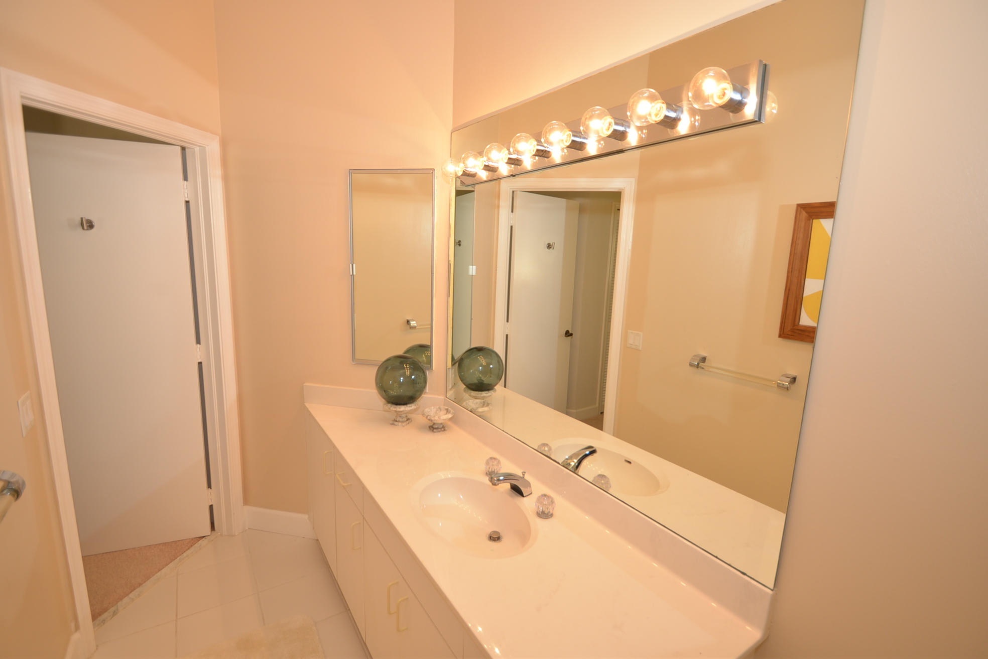 19584 Planters Point Drive Boca Raton, FL 33434 - Photo 23 of 36 Guest Bath