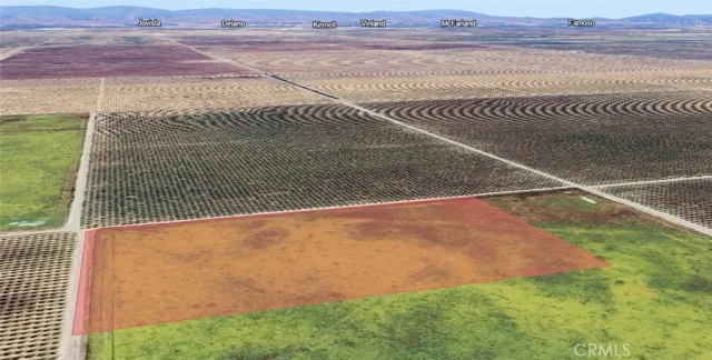 a view of a tennis court