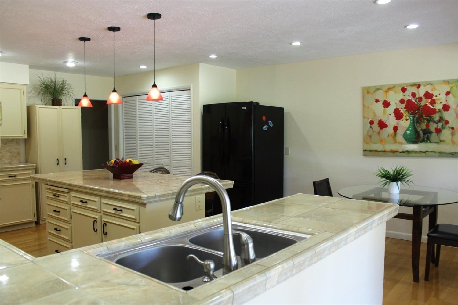 1065 Old Ferry Road Shady Cove, OR 97539 - Photo 15 of 35 kitchen