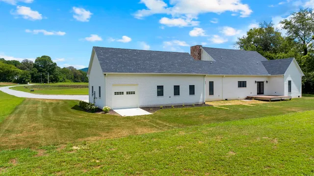 $1,299,900 | 411 Bryan Road, Hillsboro, TN 37342