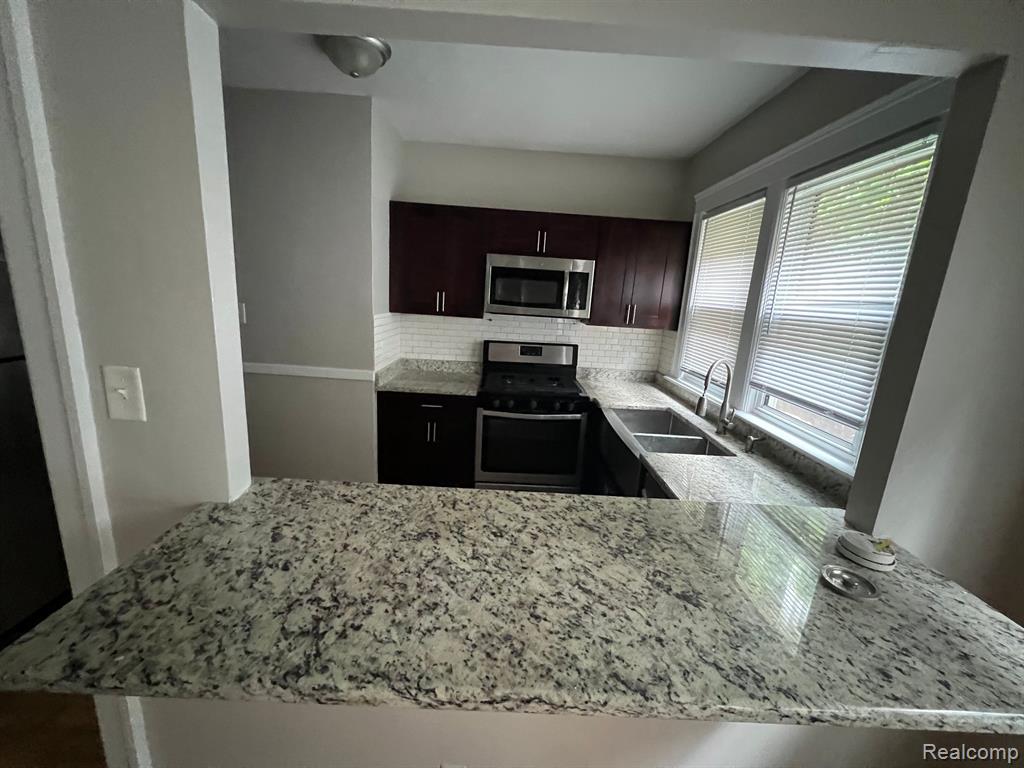 864 Nottingham Road, Unit 1S Grosse Pointe, MI 48230 - Photo 4 of 20