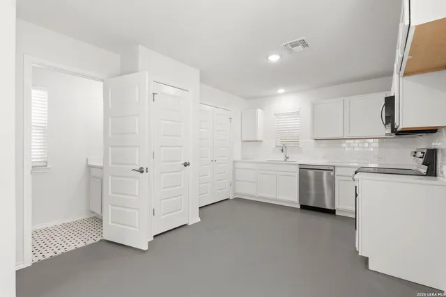 $195,000 | 631 Carolina Street, Unit 3, San Antonio, TX 78210