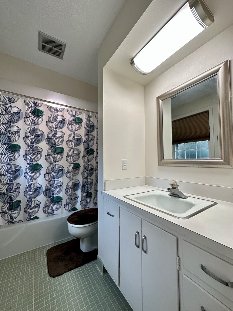 315 Hunting Road Greenwood, SC 29646 - Photo 17 of 30 Gallery Image 17