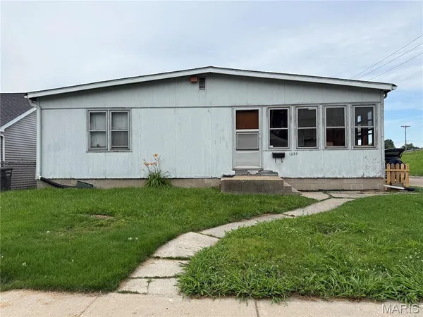 $49,900 | 1835 Market Street, Madison, IL 62060