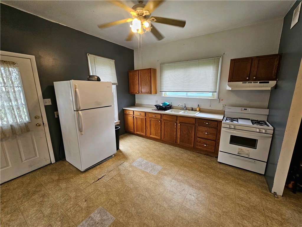 108 East 9th Street Georgetown, IL 61846 - Photo 3 of 13 Gallery Image 3
