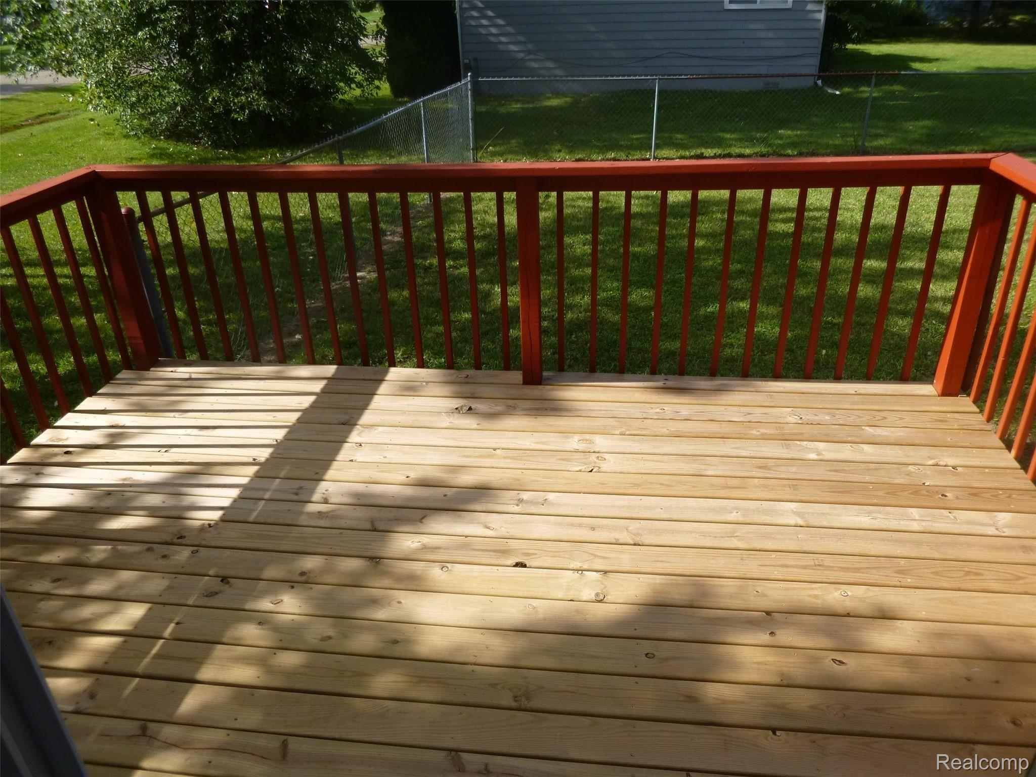 1814 Henbert Road West Bloomfield, MI 48324 - Photo 11 of 24 P1260098_52625.JPG