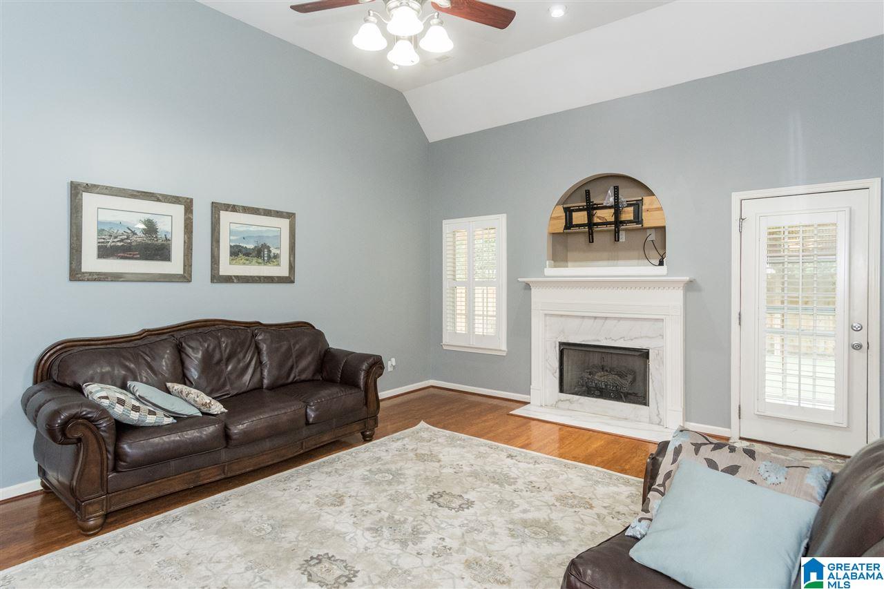 1039 Kerry Drive Calera, AL 35040 - Photo 9 of 50