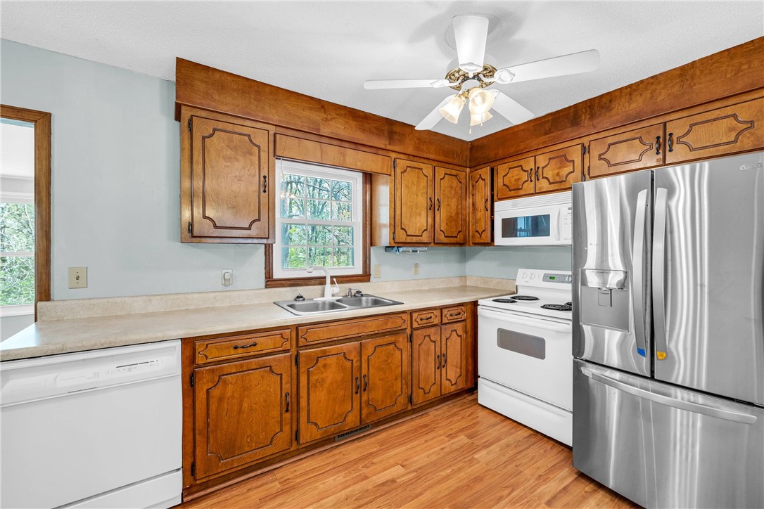 1008 Santee Drive Walhalla, SC 29691 - Photo 14 of 33