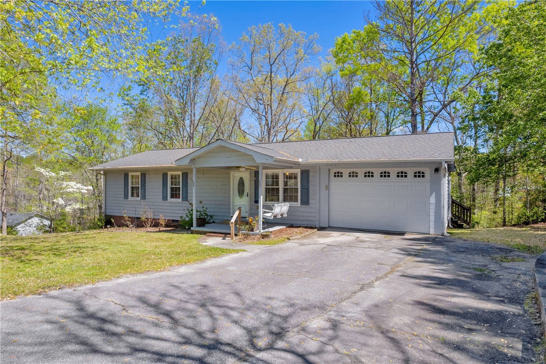 1008 Santee Drive Walhalla, SC 29691 - Photo 2 of 33