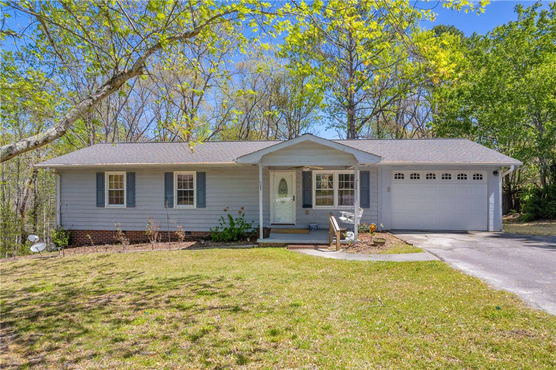 1008 Santee Drive Walhalla, SC 29691 - Photo 4 of 33