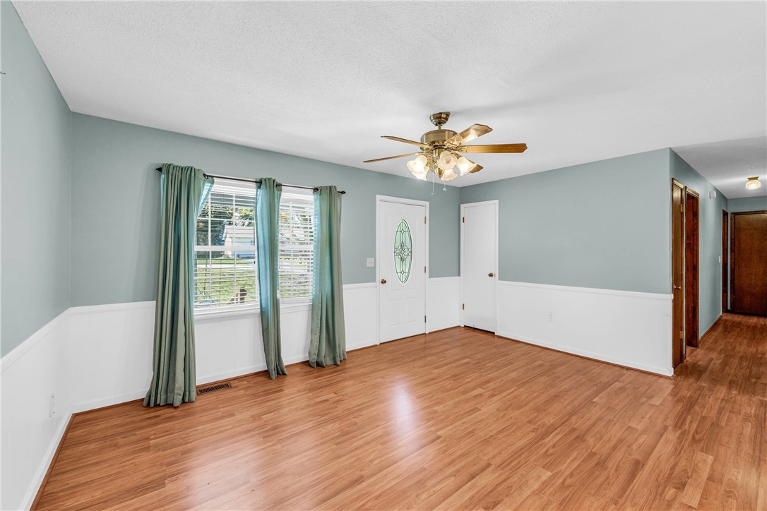 1008 Santee Drive Walhalla, SC 29691 - Photo 10 of 33