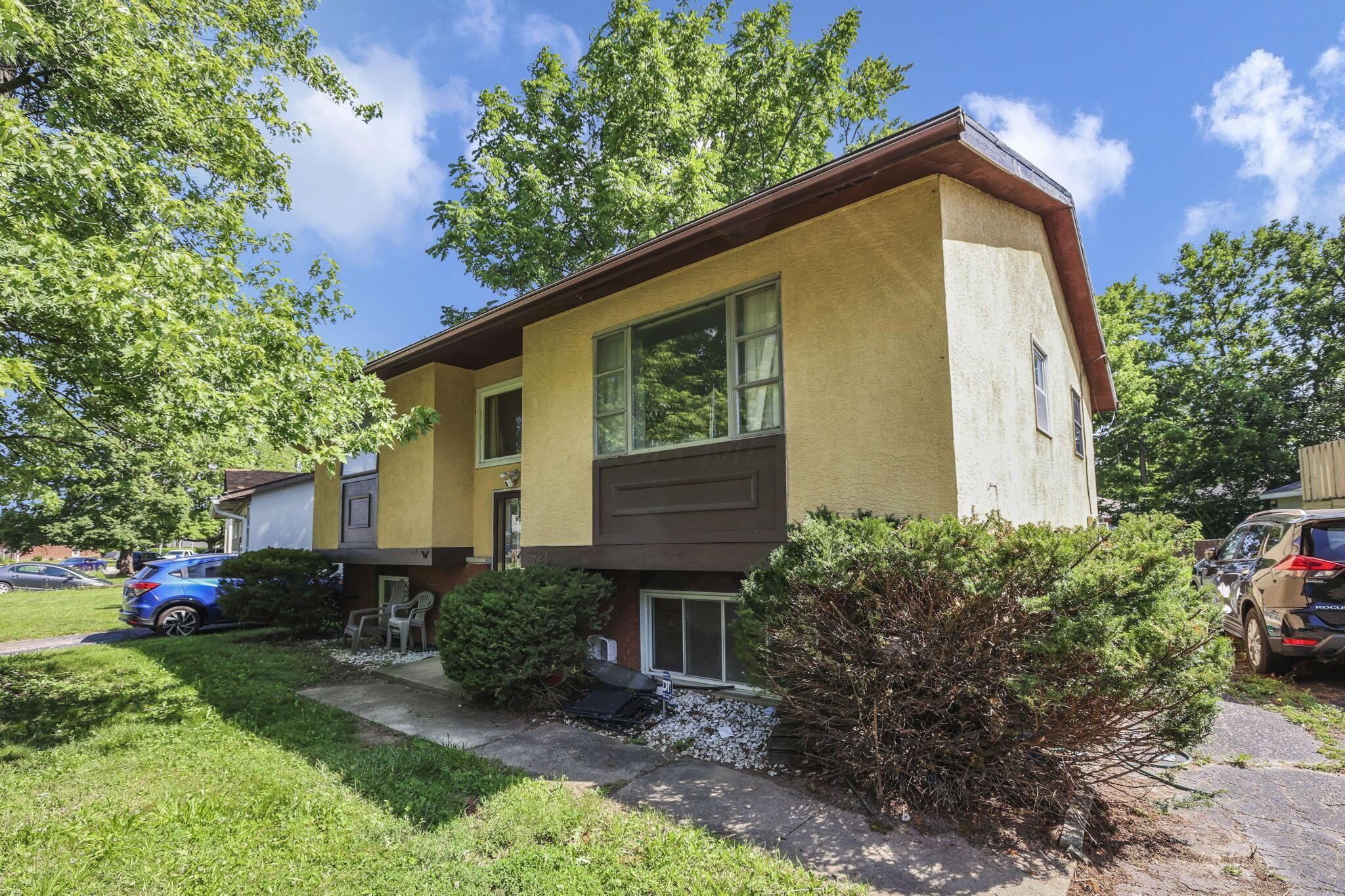 3726 Beulah Road Columbus, OH 43224 - Photo 2 of 40 2-web-or-mls-G02A6887 (1)