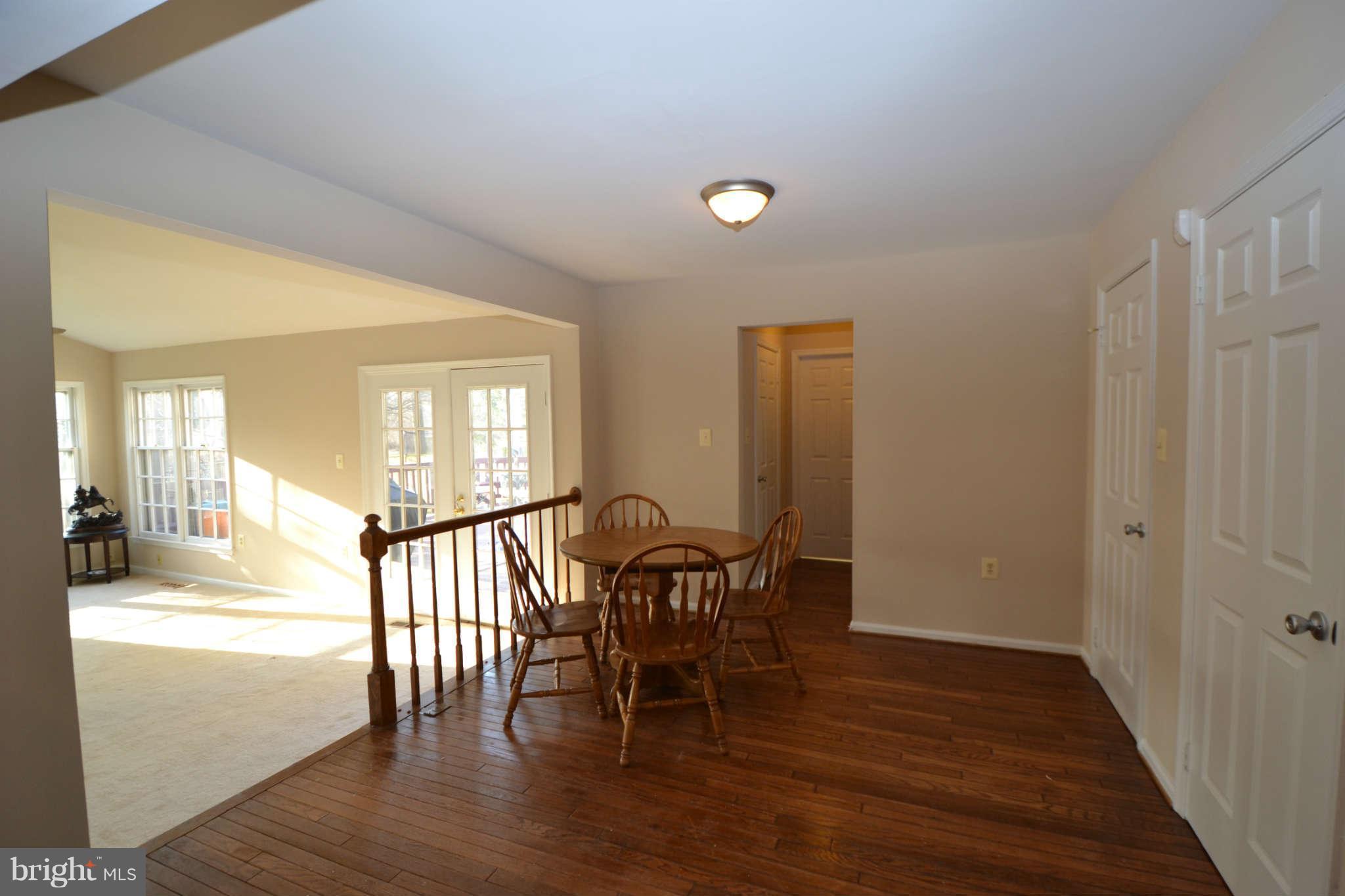 9513 Retriever Road Burke, VA 22015 - Photo 13 of 22 Kitchen