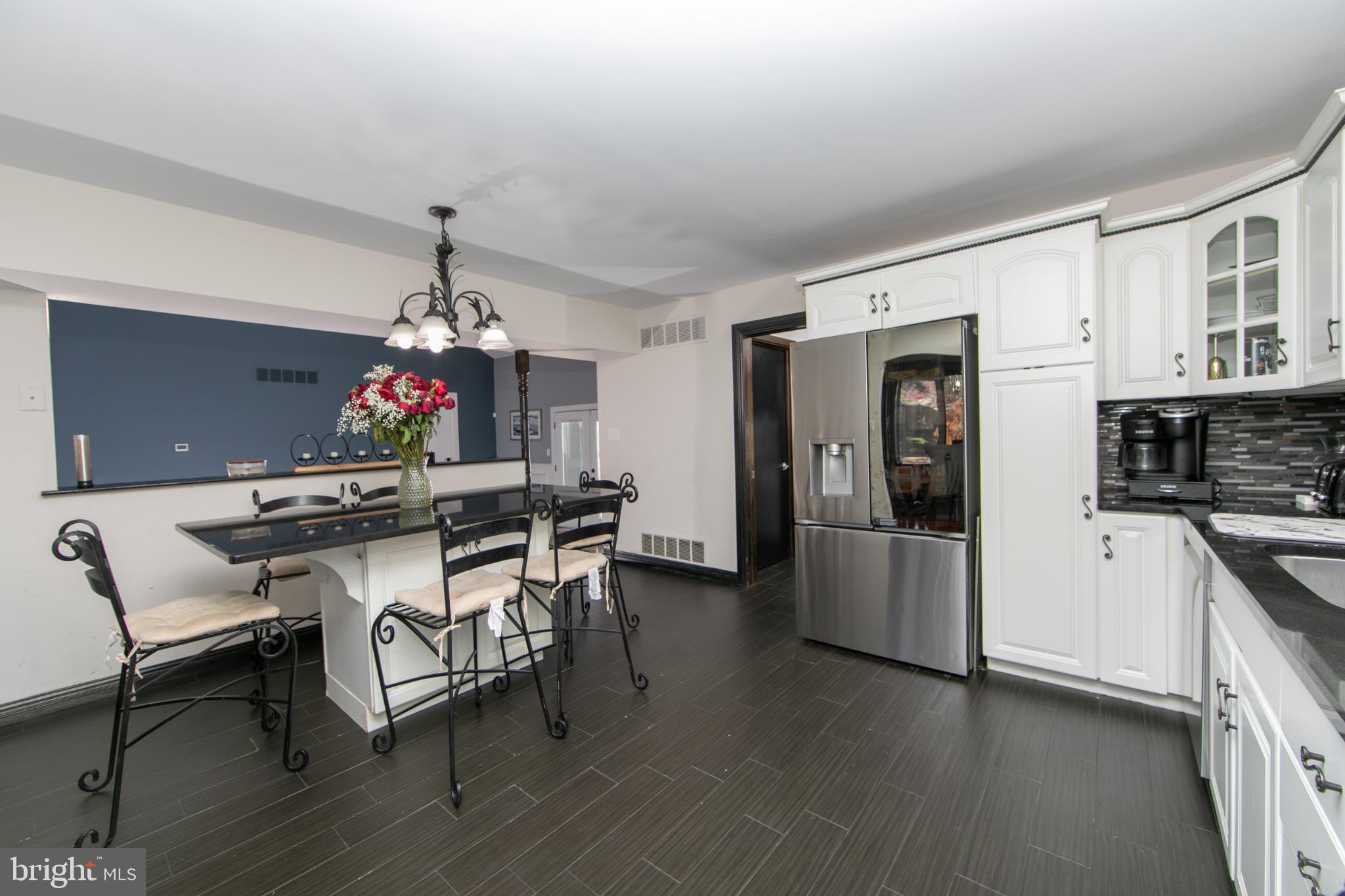 220 Landing Road Blackwood, NJ 08012 - Photo 29 of 63 a kitchen that has a table and chairs in it