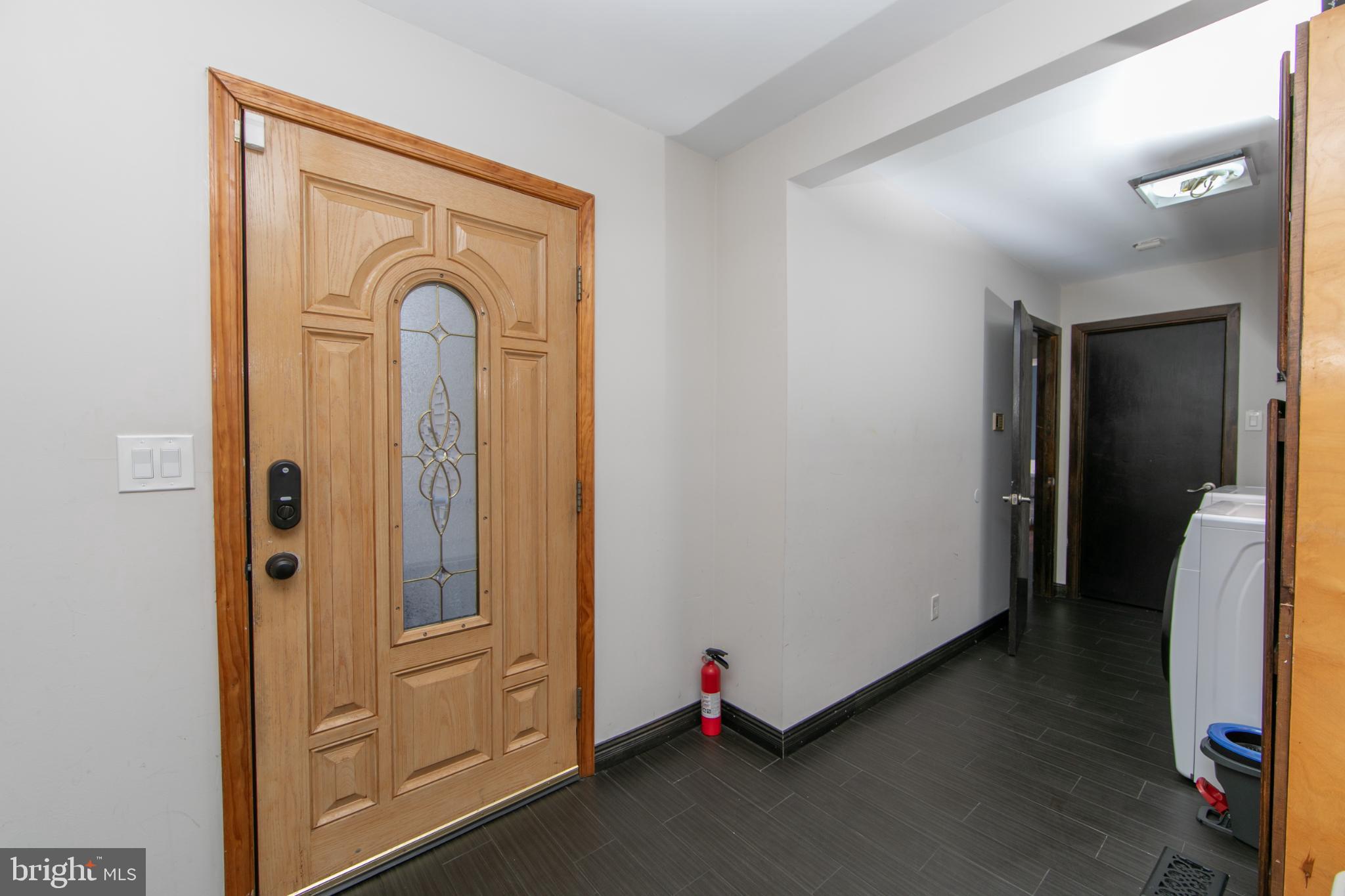 220 Landing Road Blackwood, NJ 08012 - Photo 33 of 63 Inviting entryway with modern touches.