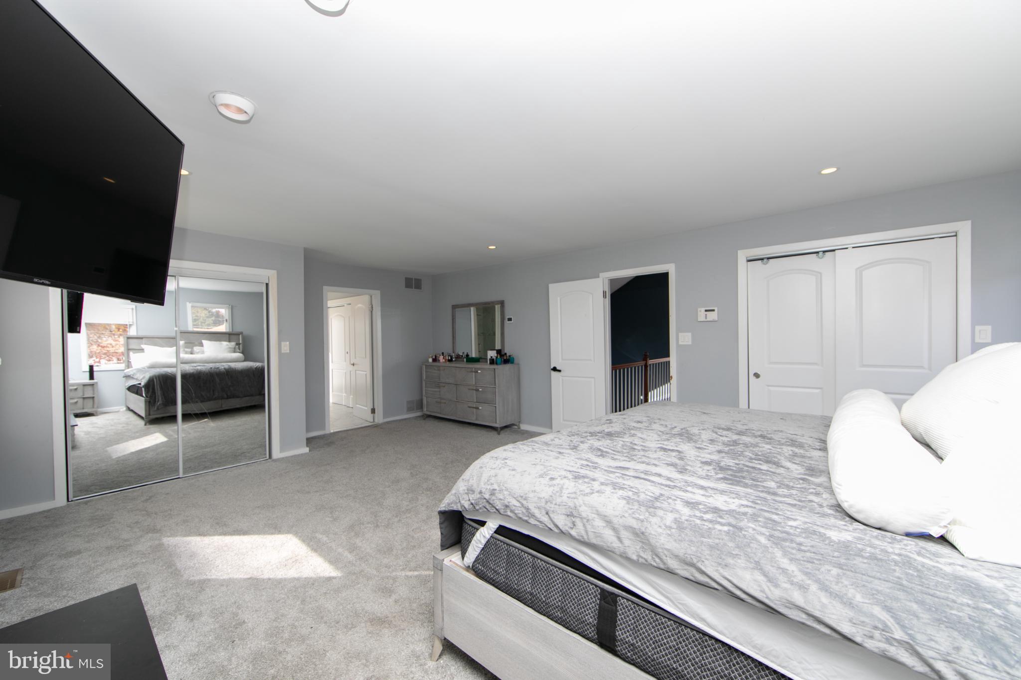 220 Landing Road Blackwood, NJ 08012 - Photo 47 of 63 a spacious bedroom with a bed and a television