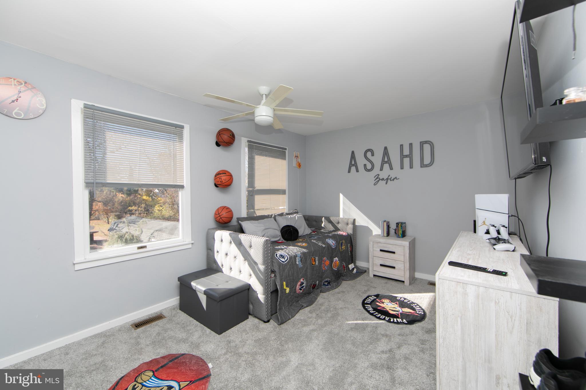 220 Landing Road Blackwood, NJ 08012 - Photo 54 of 63 a living room with furniture and a window