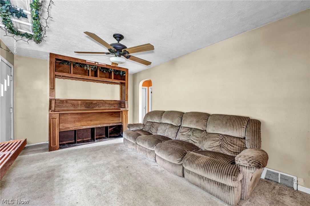 786 Brunsdorph Road Akron, OH 44333 - Photo 8 of 36