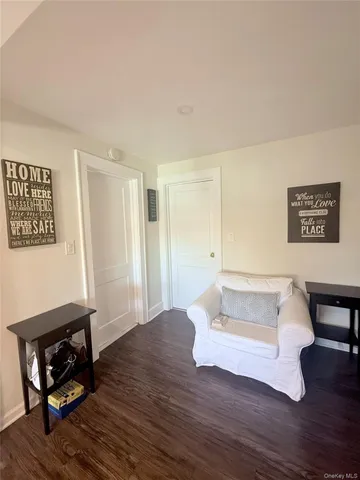 $2,200 | 130 Clinton Avenue, Unit 3, New Rochelle, NY 10801