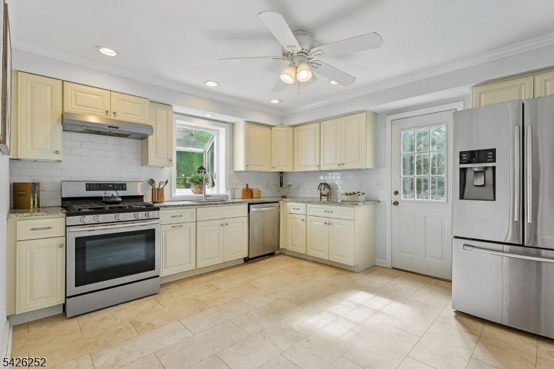 145 Bryant Avenue Springfield, NJ 07081 - Photo 11 of 38