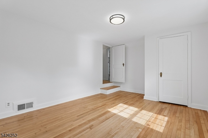 145 Bryant Avenue Springfield, NJ 07081 - Photo 21 of 38