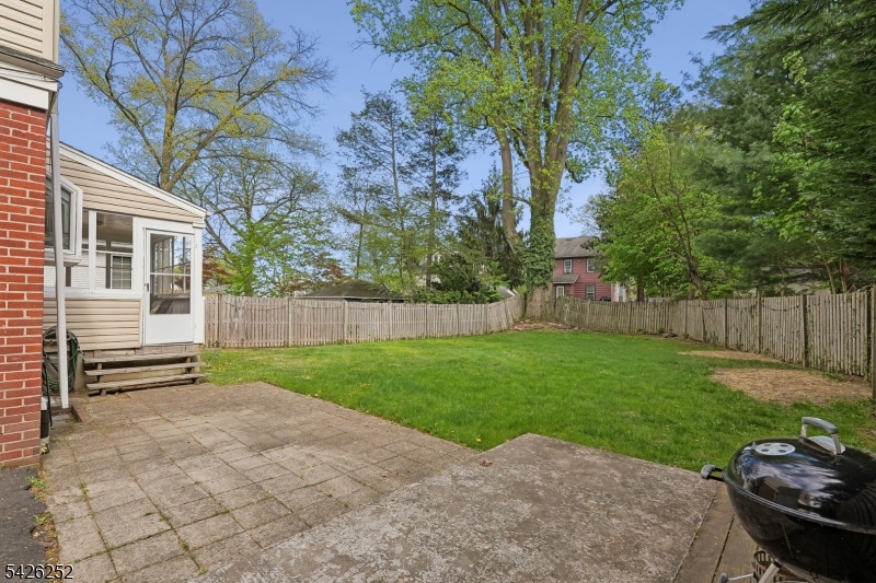 145 Bryant Avenue Springfield, NJ 07081 - Photo 32 of 38