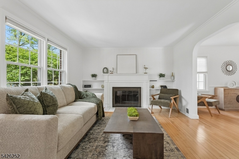 145 Bryant Avenue Springfield, NJ 07081 - Photo 5 of 38